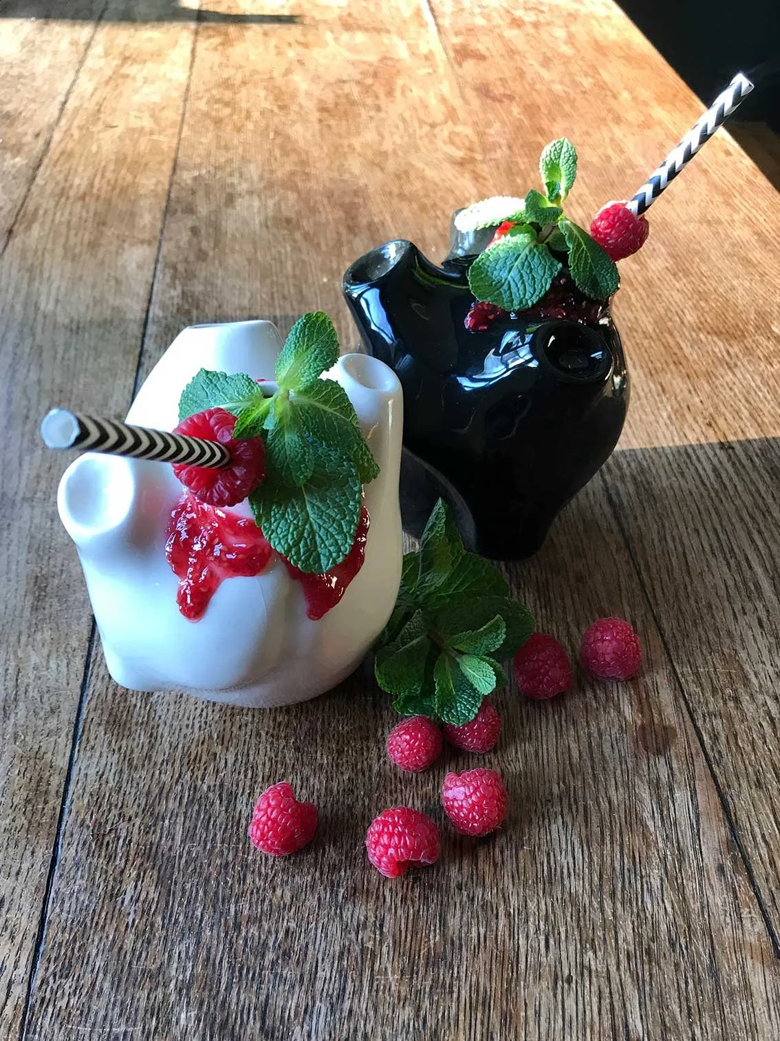 BLACK-ANS-WHITE-CERAMIC-COCKTAIL-HEART-WEB.jpg (Copy)