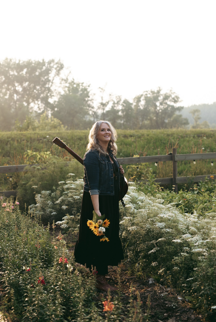 Jocelyne Baribeau et Dave Harmo signent « Tente ta luck », un hymne à la résilience et à l'indépendance