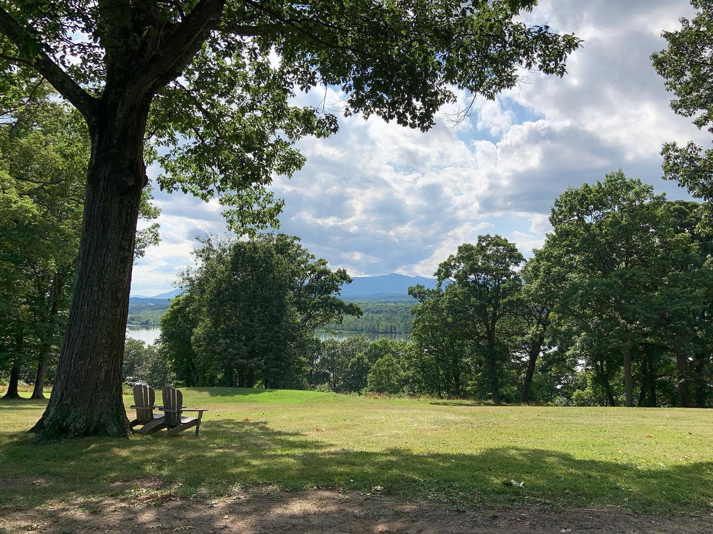 Last week we had the pleasure of working on The Oak Hill estate in Columbia County. Built in 1793, by John Livingston, it boasts beautiful views and historic architecture. The estate is still owned by the Livingston family today and operates as charm