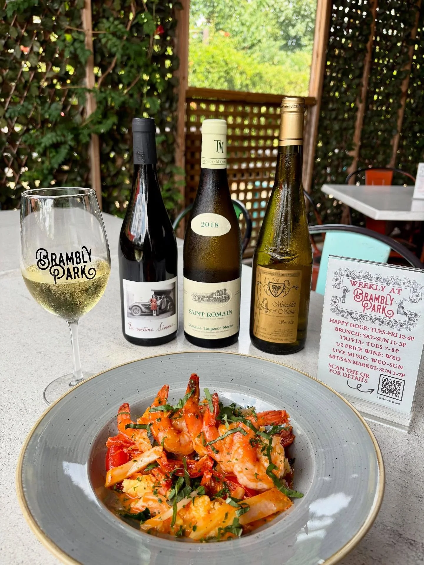 🍷Every Thursday, we offer complimentary tastings at our inside bar! Tonight, we have a trio of Kermit Lynch wines that you&rsquo;re sure to love. 
Our new entree, the Shrimp &amp; Grits Diavolo, pairs perfectly with the Muscadet Sevre et Maine from 