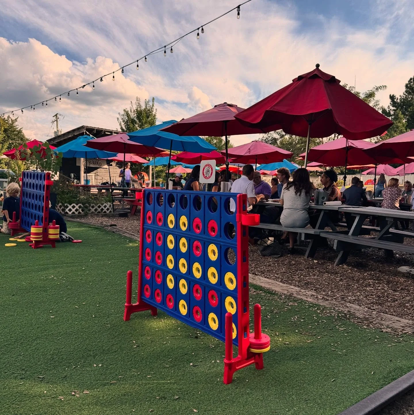 It&rsquo;s a gorgeous day for trivia in the park at Brambly, hosted by the incomparable @arthurgrant33 #rvadine #trivia #brambleon