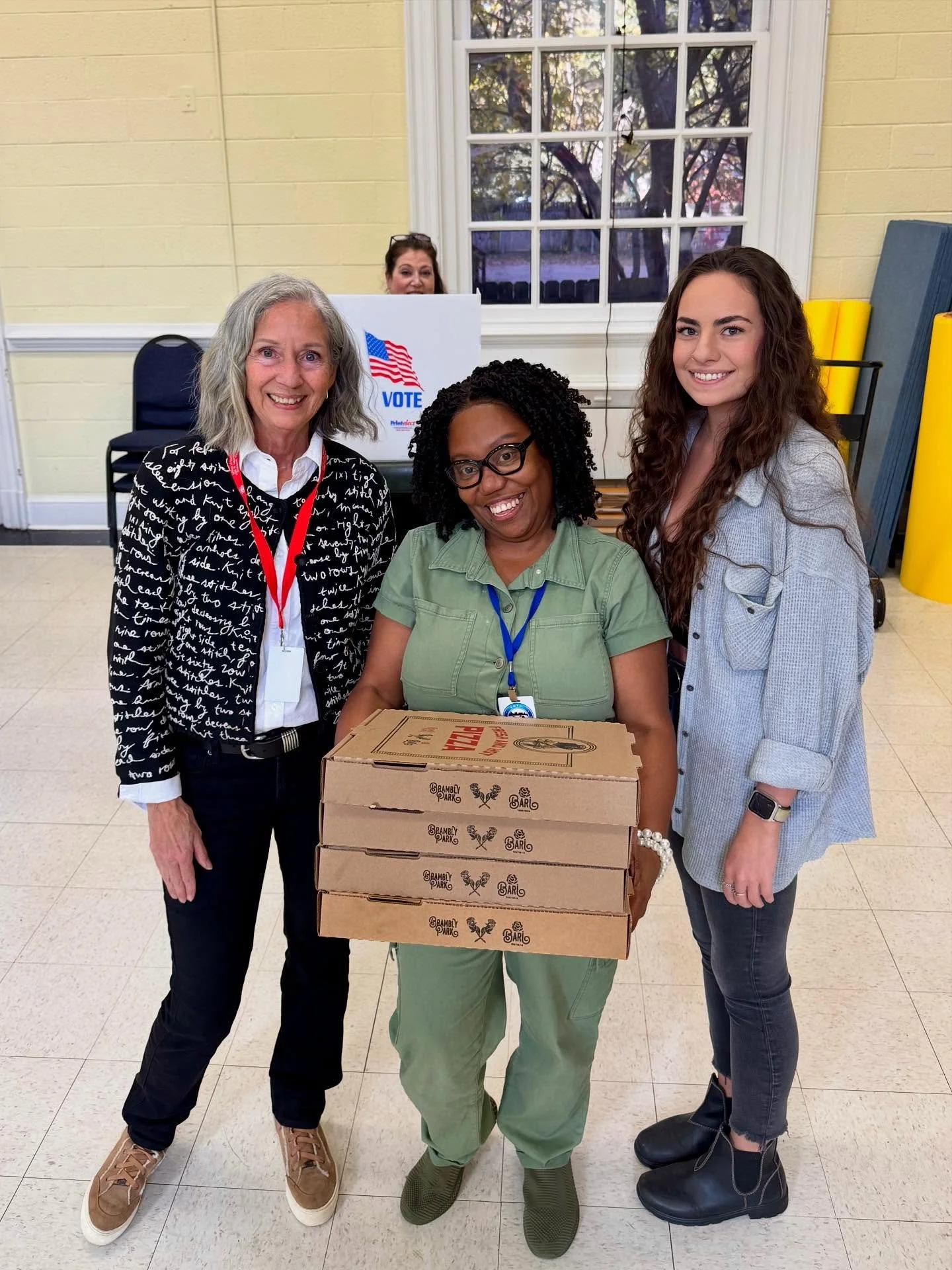 It&rsquo;s Election Day in Virginia so we donated some pies to Election Day volunteers! Don&rsquo;t forget to get out and vote!  Bring your voter sticker with you to Brambly today and get a complimentary cheese or pepperoni pizza! 🍕🇺🇸 🗳️

For din
