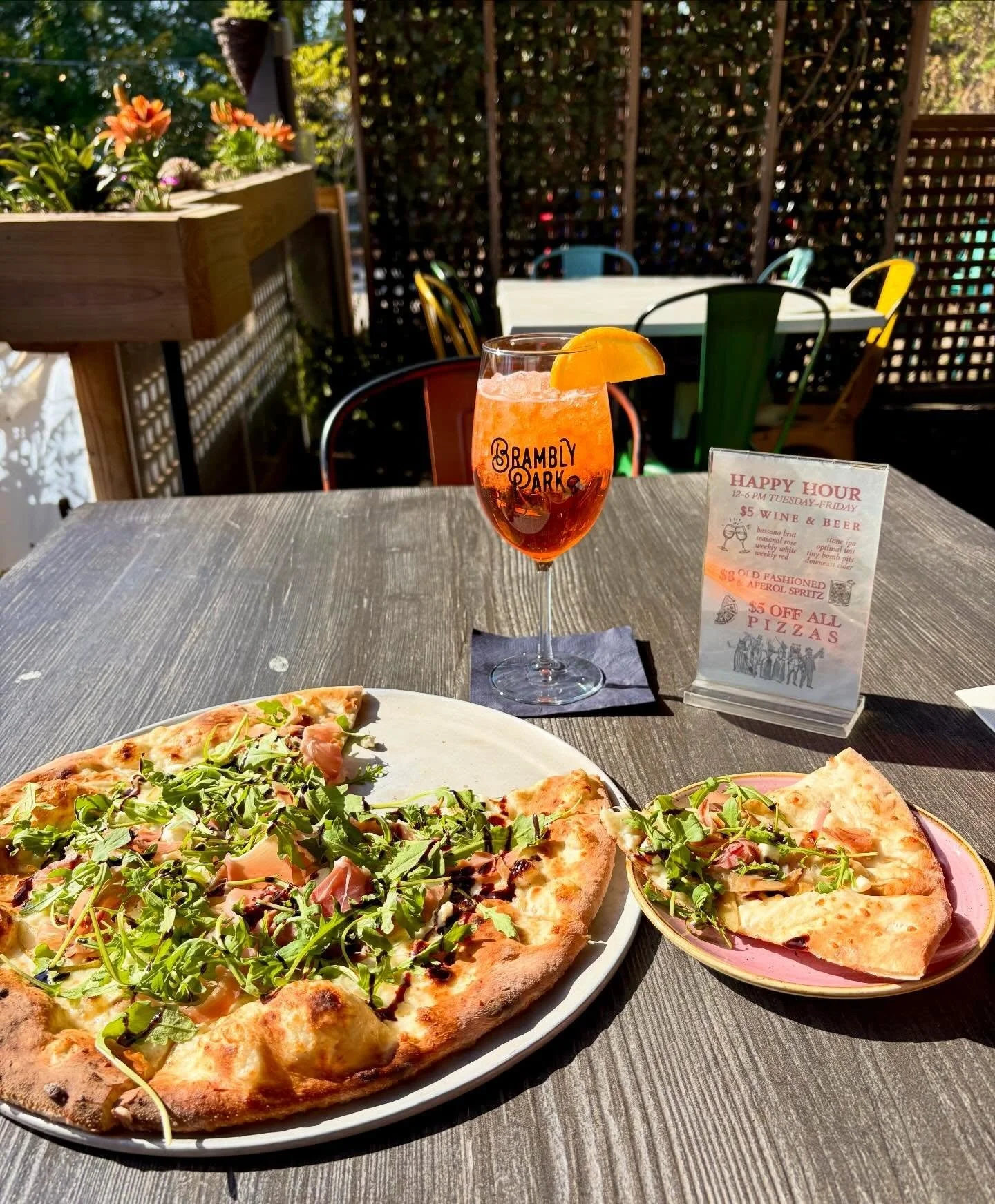 We have happy hour 4-6pm Tuesday-Friday! $5 off ALL pizzas, $5 select beers and wines, and $8 old-fashioned and Aperol spritzes! Available in the restaurant and the park! 

#rvadine #rvaeats #brambleon #rvahappyhour #happyhour