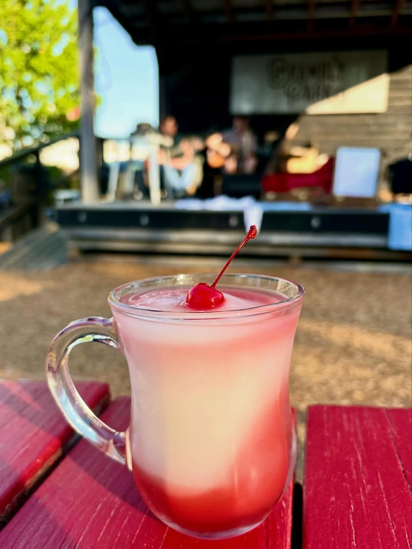90&deg; weather is the best reason to get our &ldquo;It&rsquo;s Scottsdale, AZ Coded!&rdquo; The perfect mix of our Froze and Frozen Coco Marg all in one glass ❄️🥥🍷 Live music in the park Wednesday-Sunday! 🎸✨ 

#rvadine #rvaeats #brambleon #rvamus