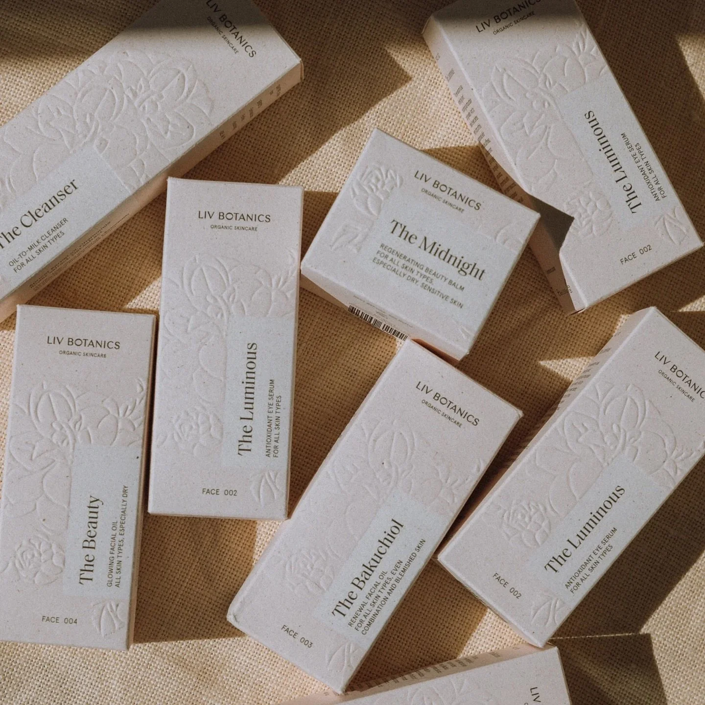 LIV Botanics - Branding &amp; Packaging Design

Each @livbotanics box is a masterpiece of eco-conscious craftsmanship. Locally printed with plant-based inks on fibers from elephant grass grown near Amsterdam, these glueless boxes champion sustainabil