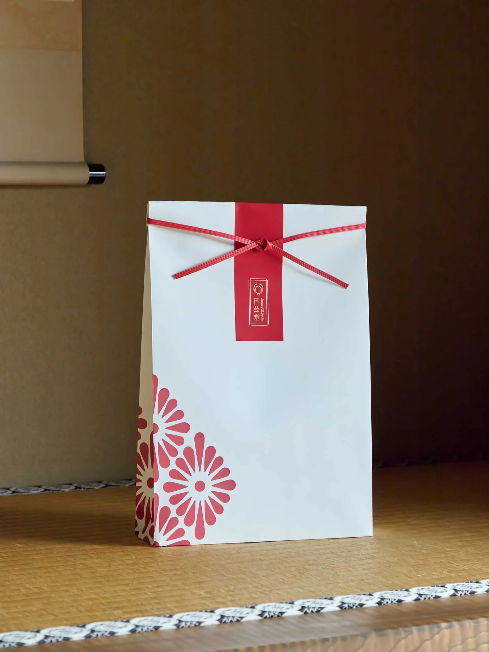 Minimal yet striking—each rice bag is carefully folded and printed to echo the values of refinement and function.
