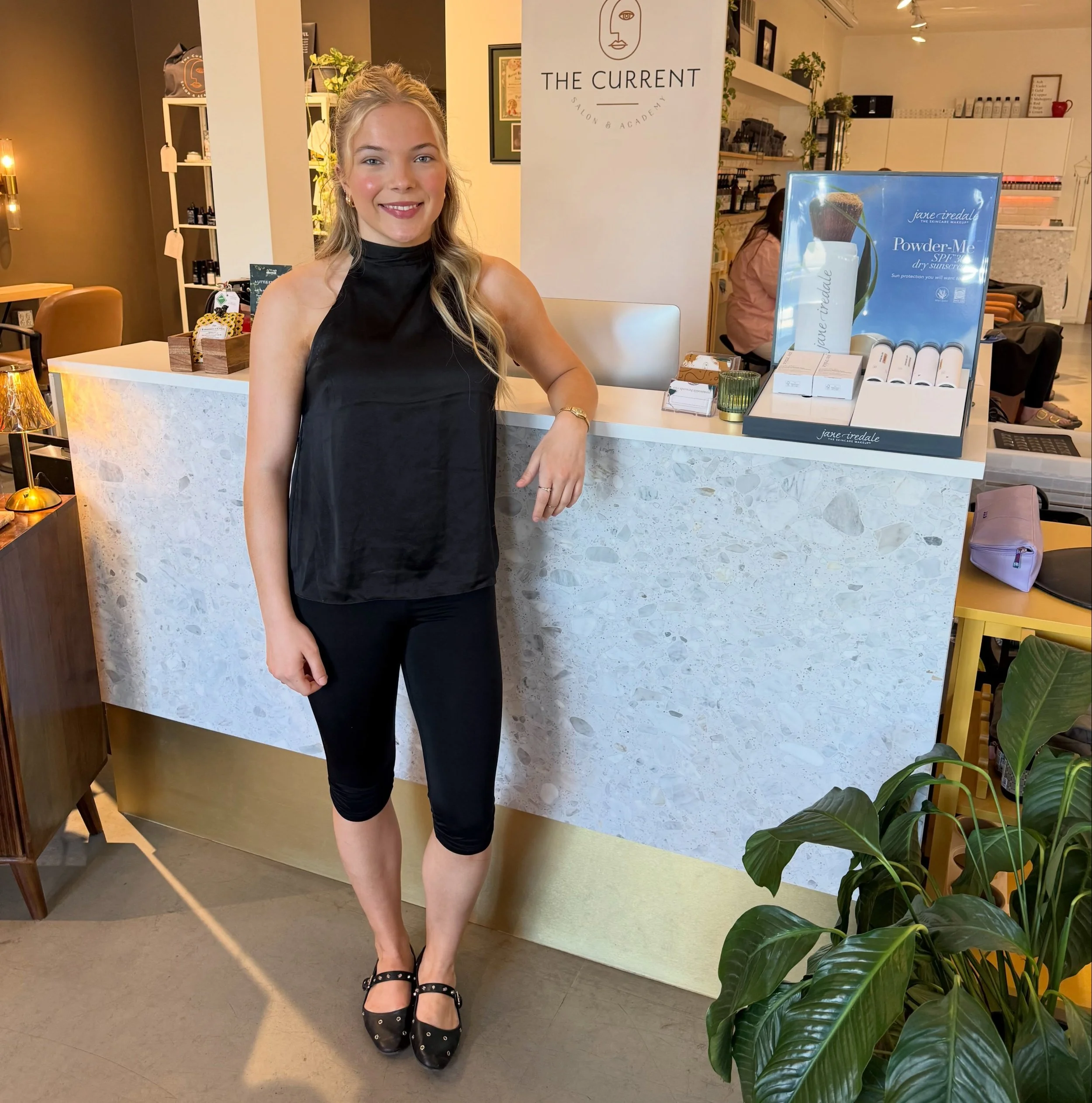 Say hello to Suri, our new receptionist! She is here to welcome you in &amp; help you get booked! 
Fun facts about Suri:
&bull;She&rsquo;s starting uni with dreams of becoming a Veterinarian🐶
&bull;Hopes to dance professionally for a 🏈 team
&bull;h