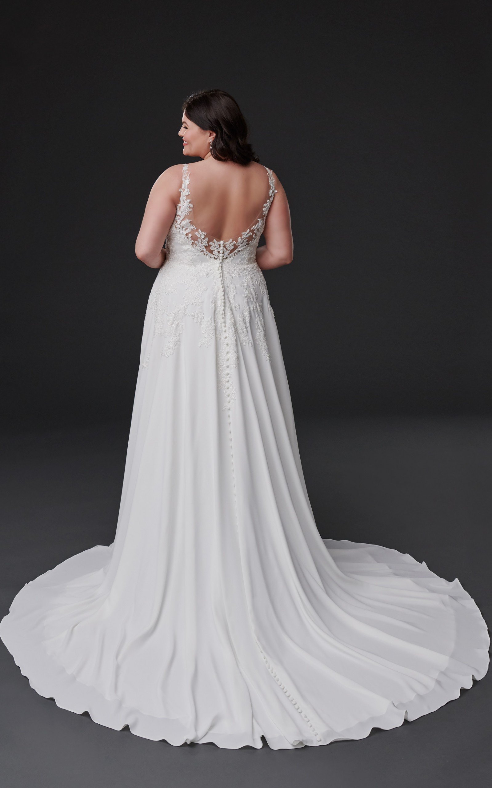 UR332_Kelsey_back_web-1-scaled.jpg