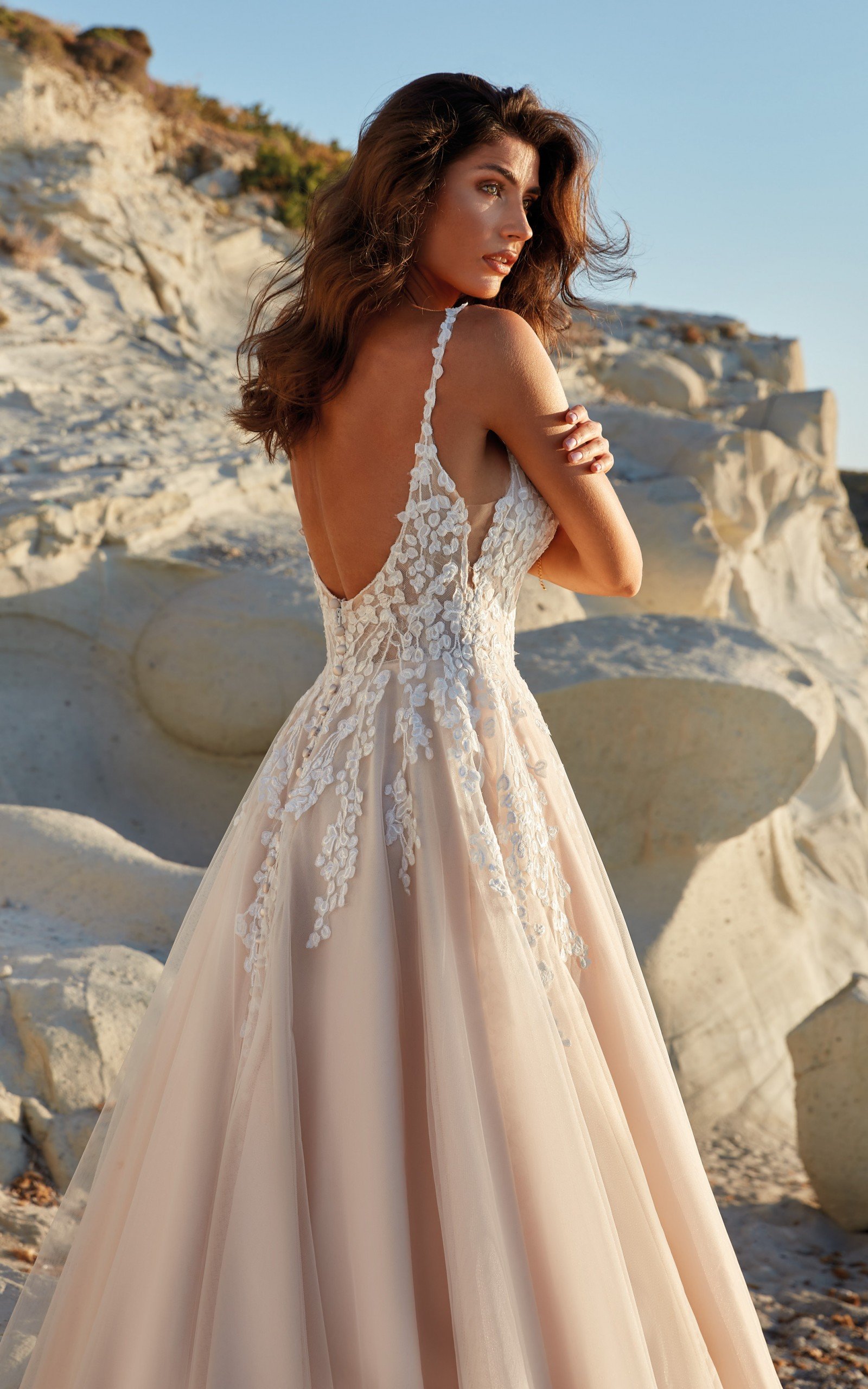 Letizia_backclose_web-scaled.jpg