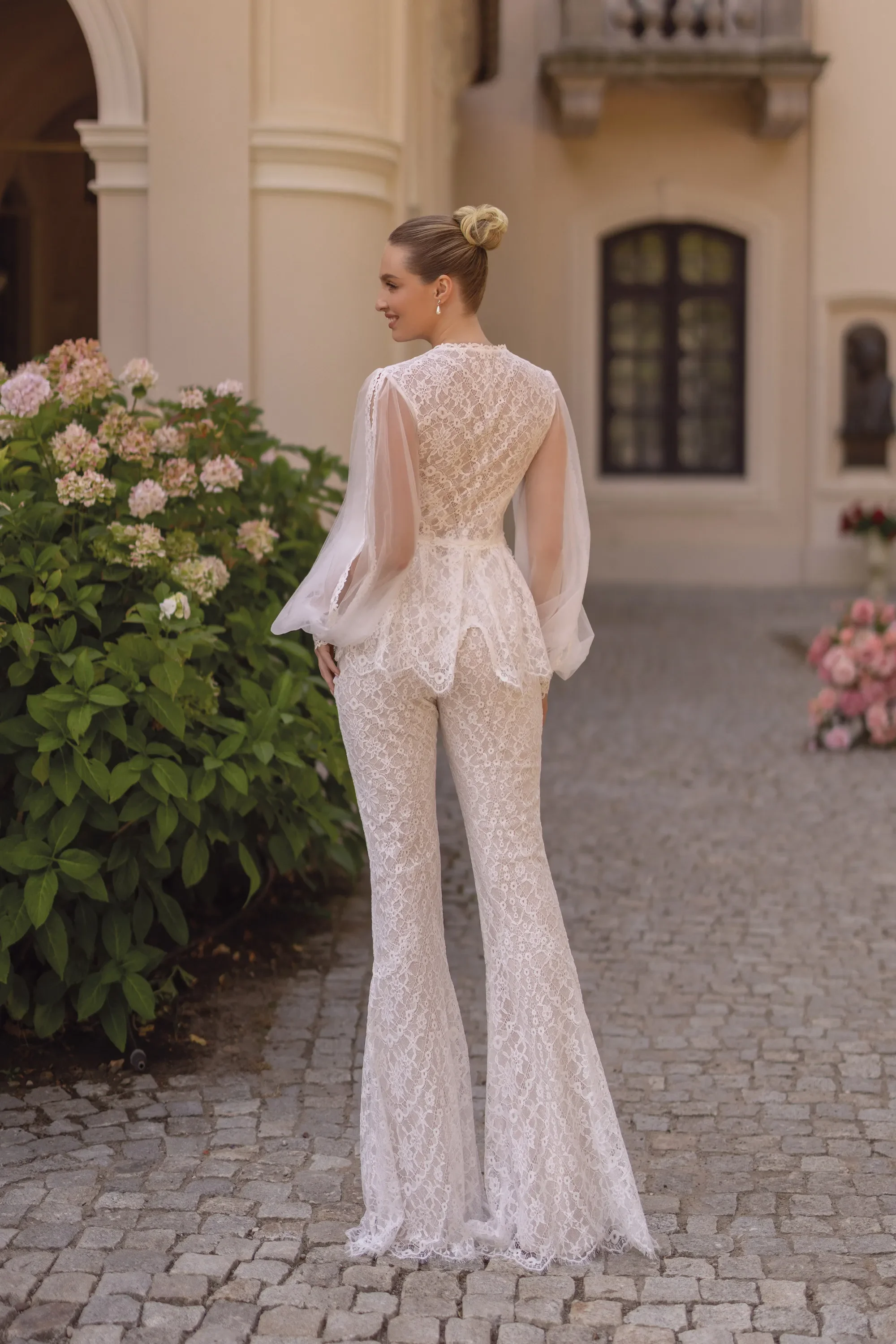 9338b8092-trousers.webp