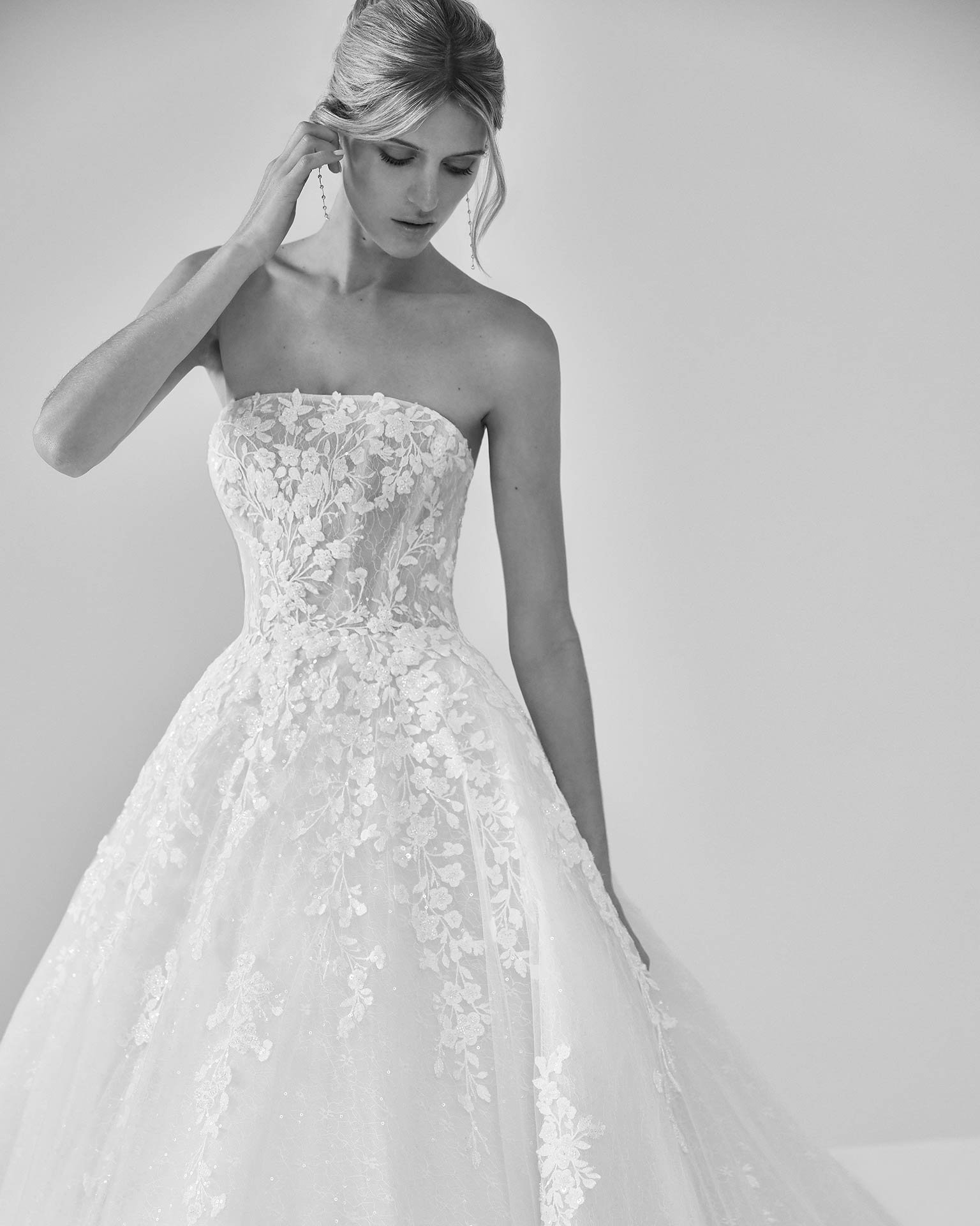 1w09-alecia-luna-novias-1.jpg