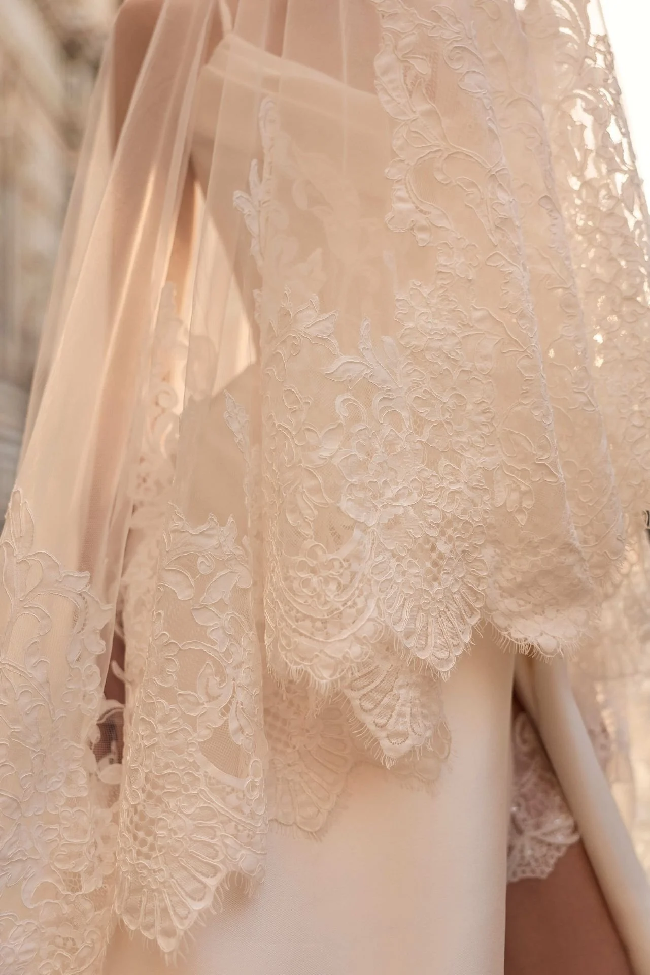 large_12871_Almarose_veil_8a9a8942c0.jpg