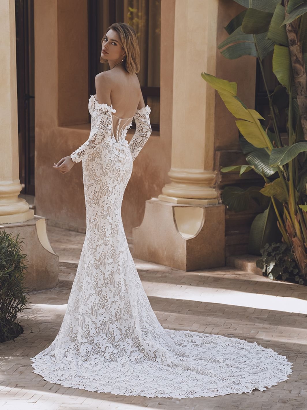 25_Enzoani_PRO_UTOPIA_Sleeves_Bac_Web_1064_1418_80_s_c1.jpg