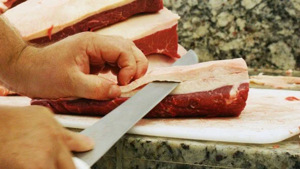 Restaurantes e Supermercados lidam com variação no valor da carne