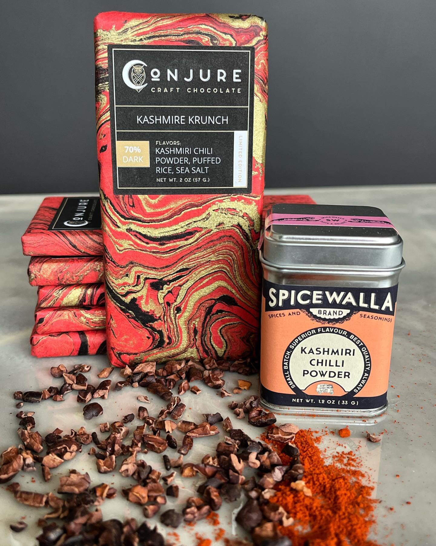 We&rsquo;re excited for this one!! In collaboration with @spicewalla we&rsquo;re bringing you Kashmire Krunch🌶️. A blend of organic cacao is mixed with Spicewalla&rsquo;s Kashmiri Chili Powder, puffed rice and just a smidge of sea salt. 🌶️
The choc