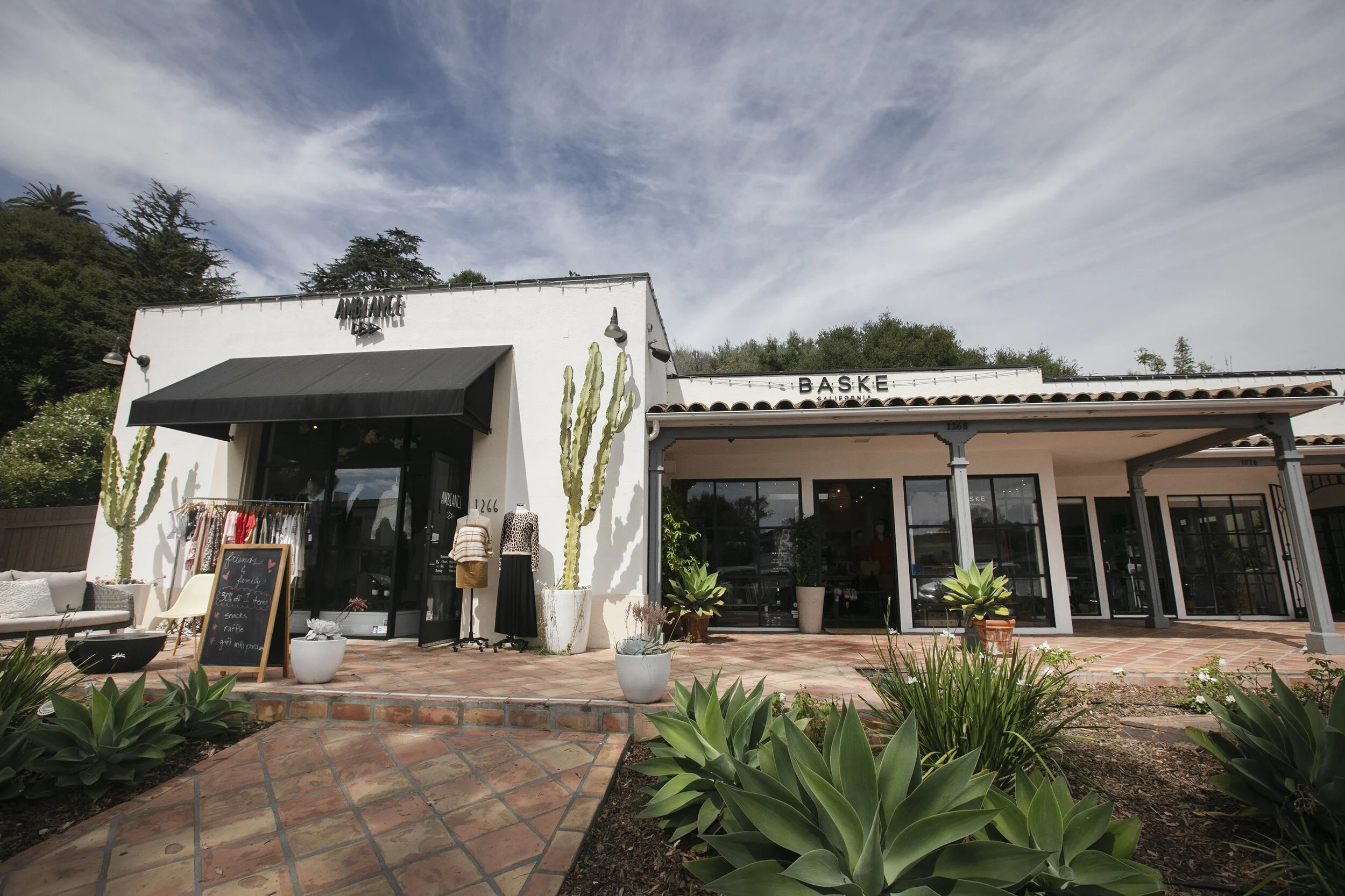 web_Montecito_Lifestyle_Coast_Village_6.jpg
