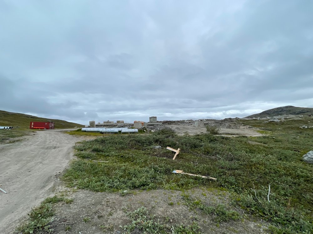 The ruins of Kellyville and the start of the trail