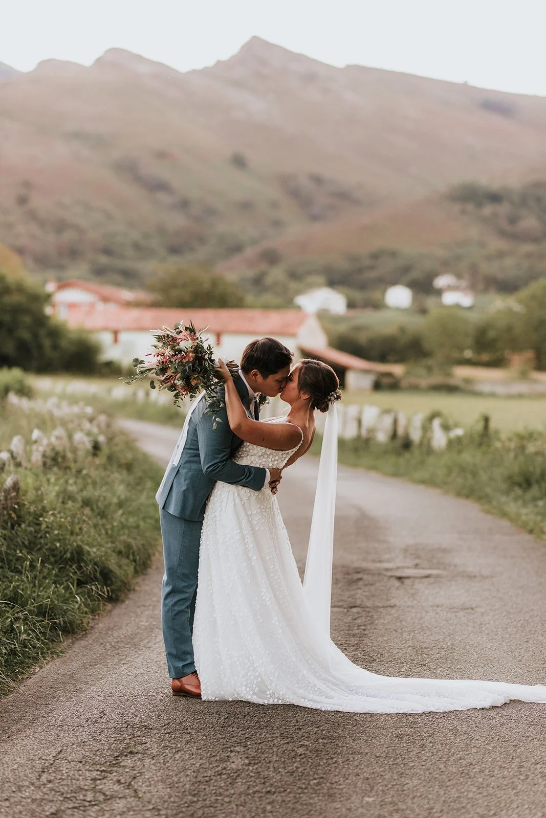 Mariage a Sare Au milieu des fougères (copie) (copie)