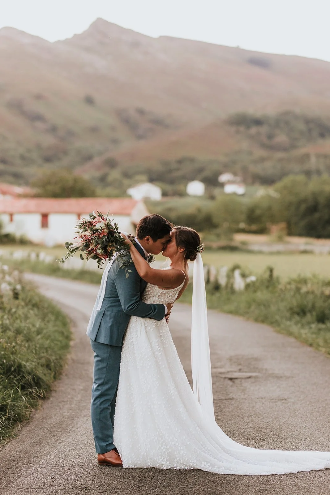 Mariage bohème au milieu des fougères (copie) (copie)