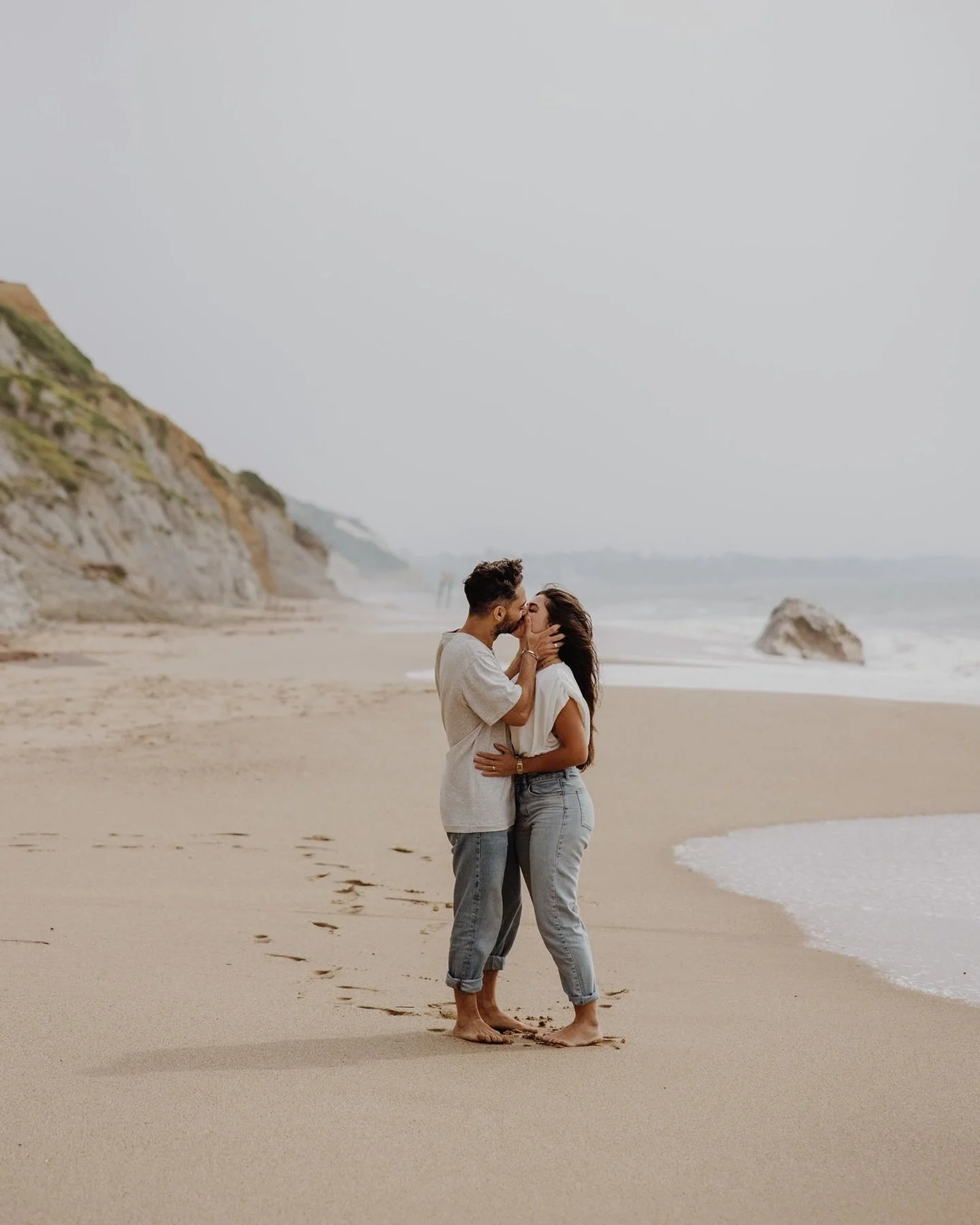 September kills Summer with the softest kiss 💋 
@emilieeychenne