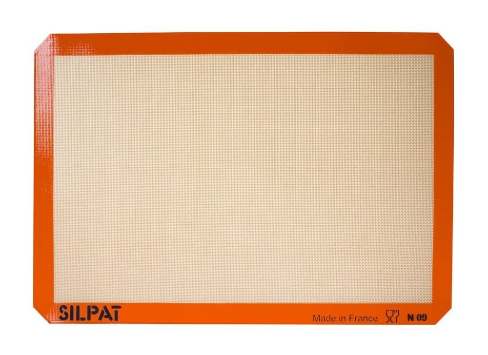 Silpat vs. Parchment Paper - Handle the Heat