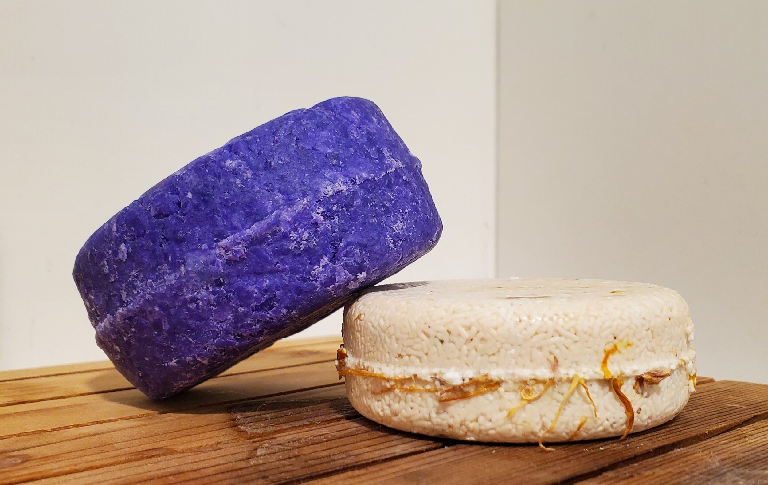 Lush's Bars: we washed our hair with the zero-waste Soak and Float shampoo. — The Reduce Report