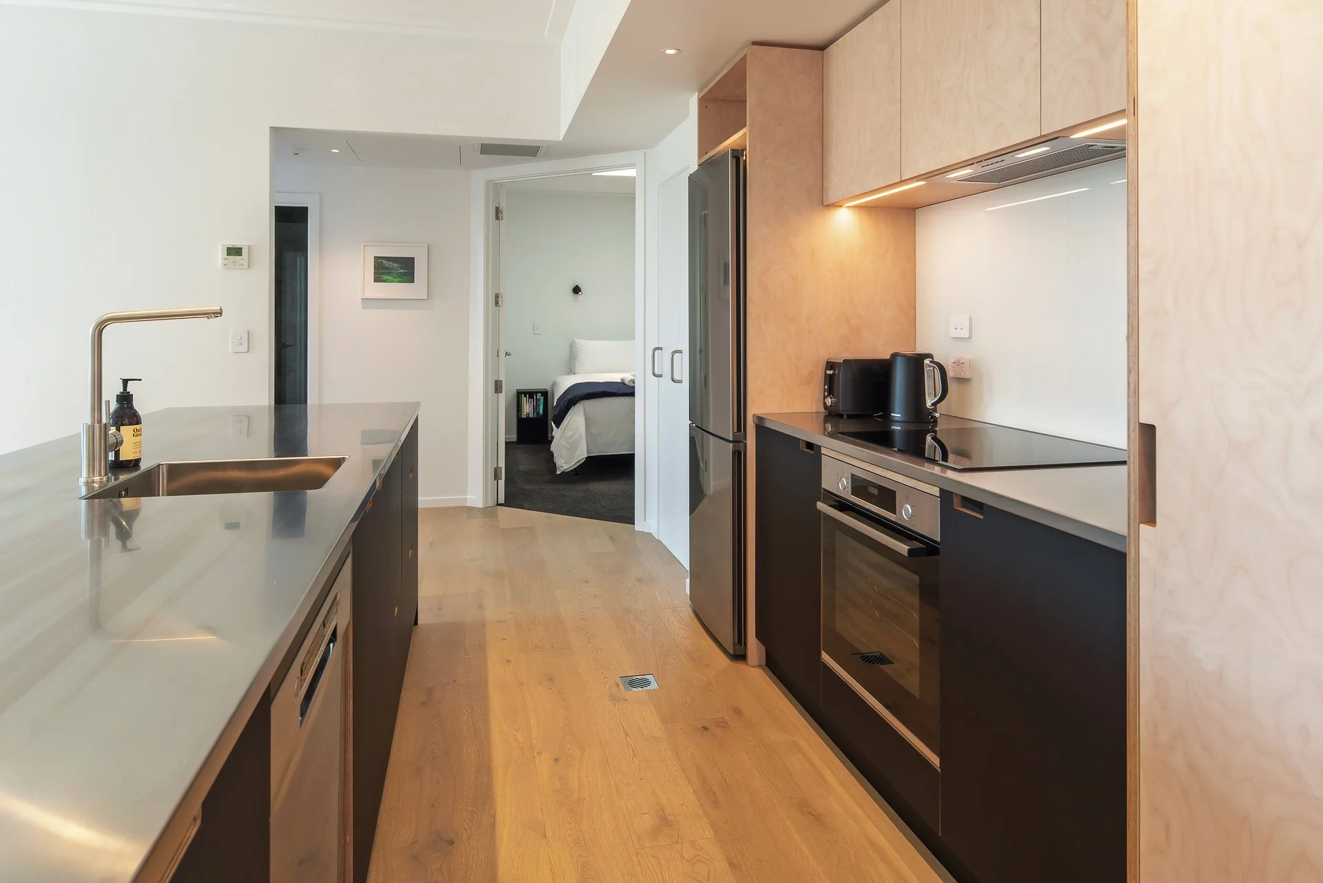 279 Hardy St -Apt 2-06-web.jpg