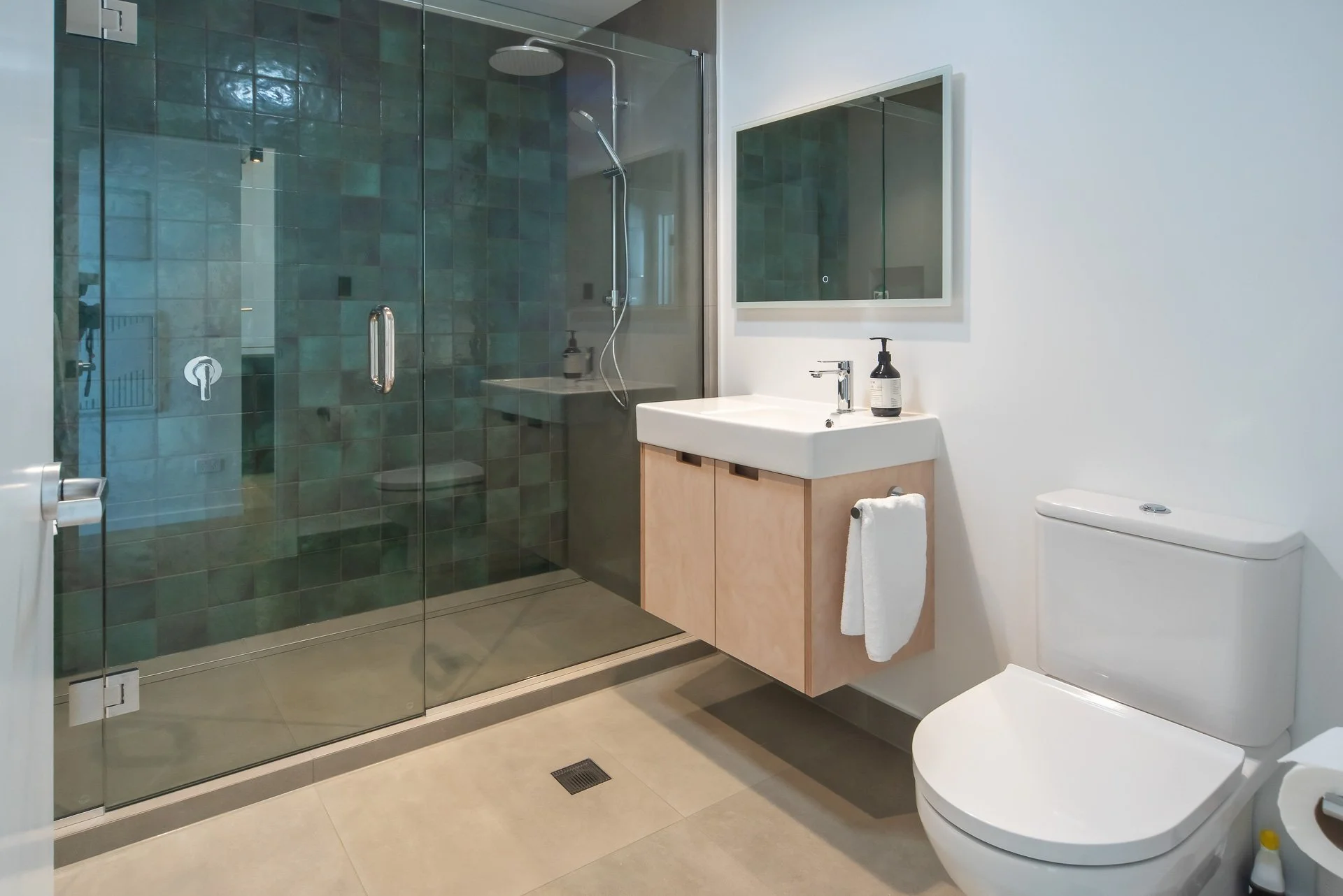 279 Hardy St -Apt 2-09-web.jpg