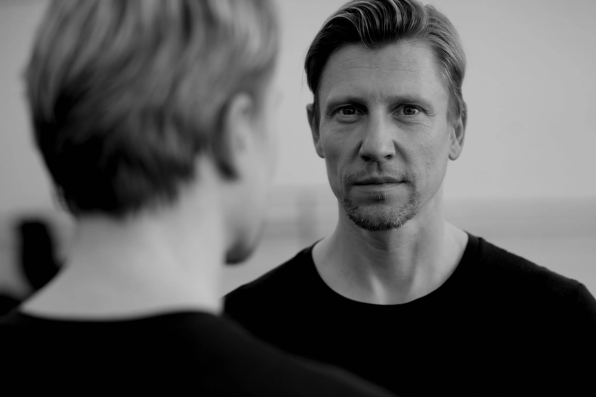 ©PascalBuenning_DeutscheOper_RowanHellier_TanzLied_02101.jpg