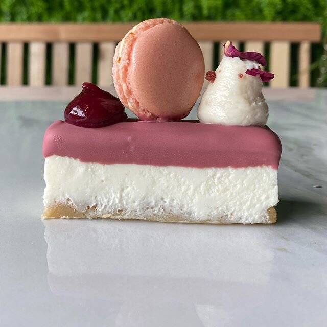 Meet Ruby! 💕  Butter crust / Ruby Chocolate Cheesecake / berry gel / vanilla rose macaroon #rubycallebaut