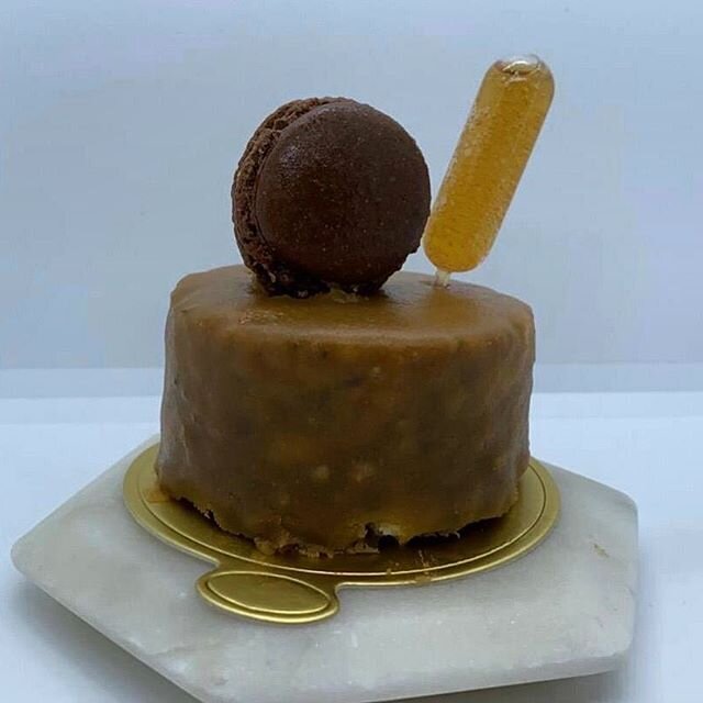 BEER caramel / banana mini cake /chocolate macaroon/ 🍺 .  PRE-ORDER Father&rsquo;s Day special dessert to pick up on Sunday! DM us or call 🙂