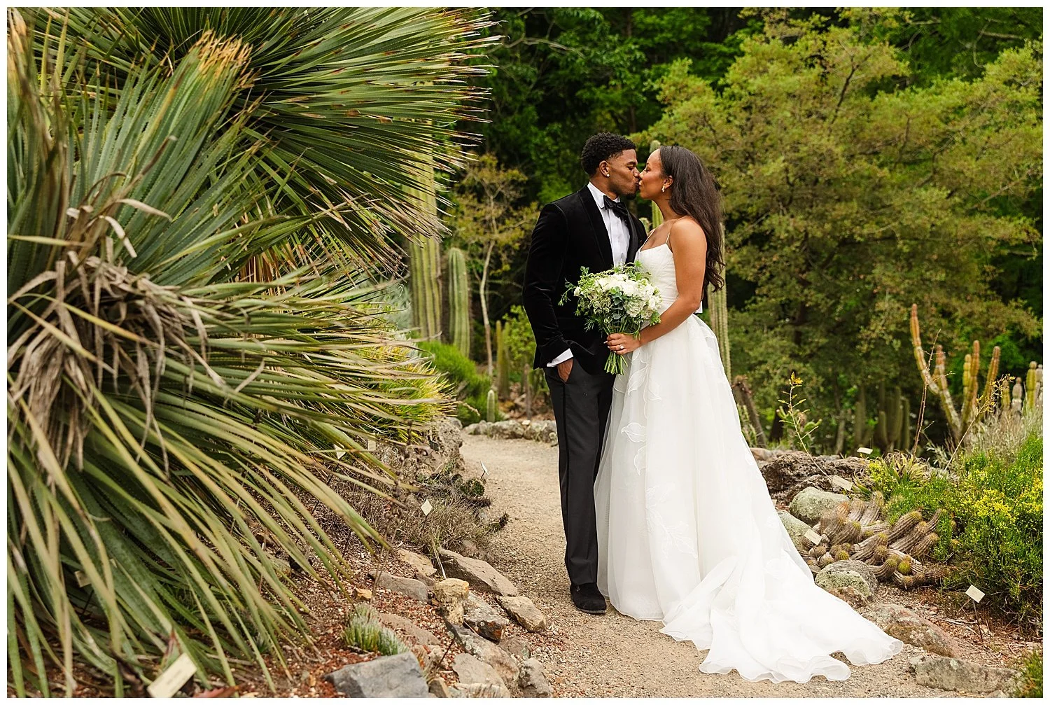 Wedding at UC Botanical Gardens in Berkeley California_0027.jpg
