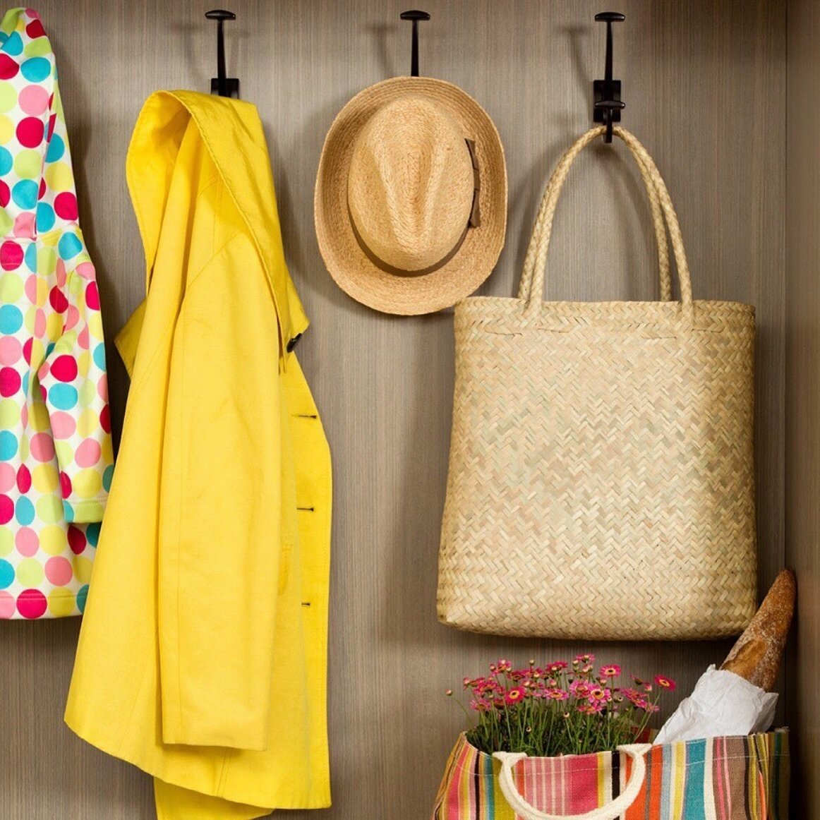 It&rsquo;s officially spring! ☀️ Embrace the season by clearing out your mudroom of all winter gear and installing a custom storage solution. It&rsquo;s a great time of year to get organized!
-
#simplyclosets #storagesolutions #mudroomorganization #s