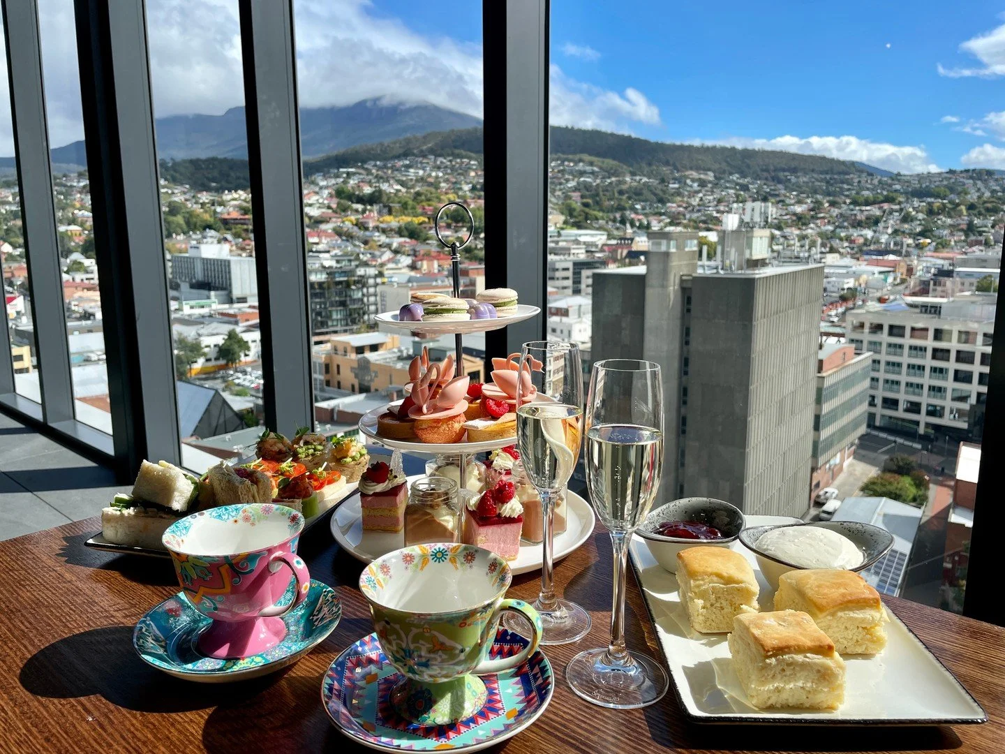 You're really missing out if our still haven't tried our High Tea 👀 Book now via link in bio 🔗

#HighTea #Skylineviews #Crowneplazahobart #Aura