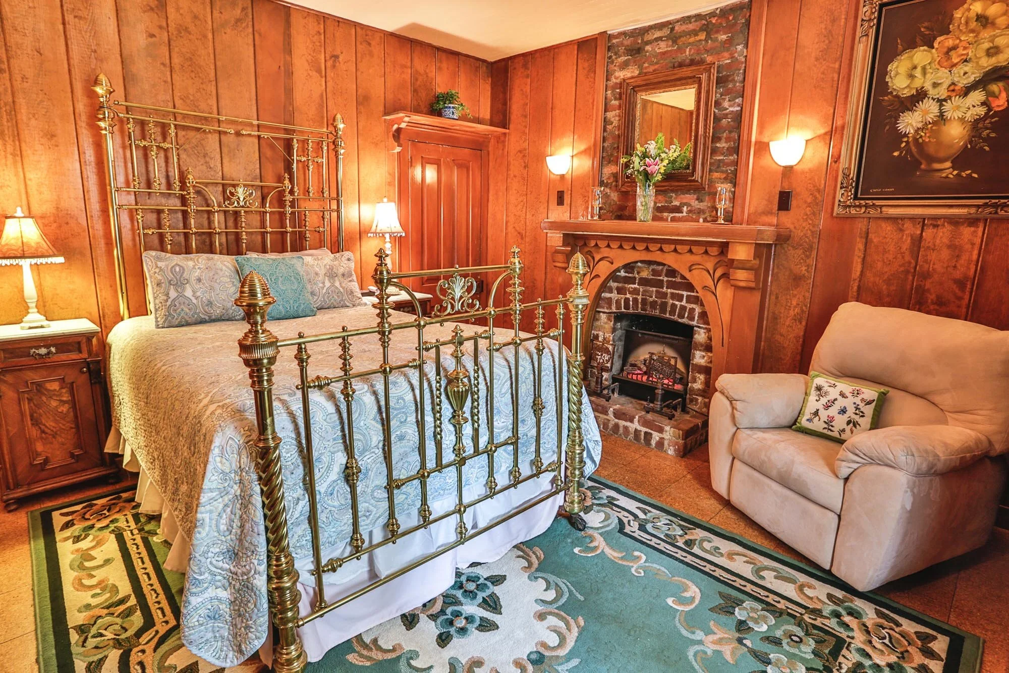 Main Guest House Parlor Room