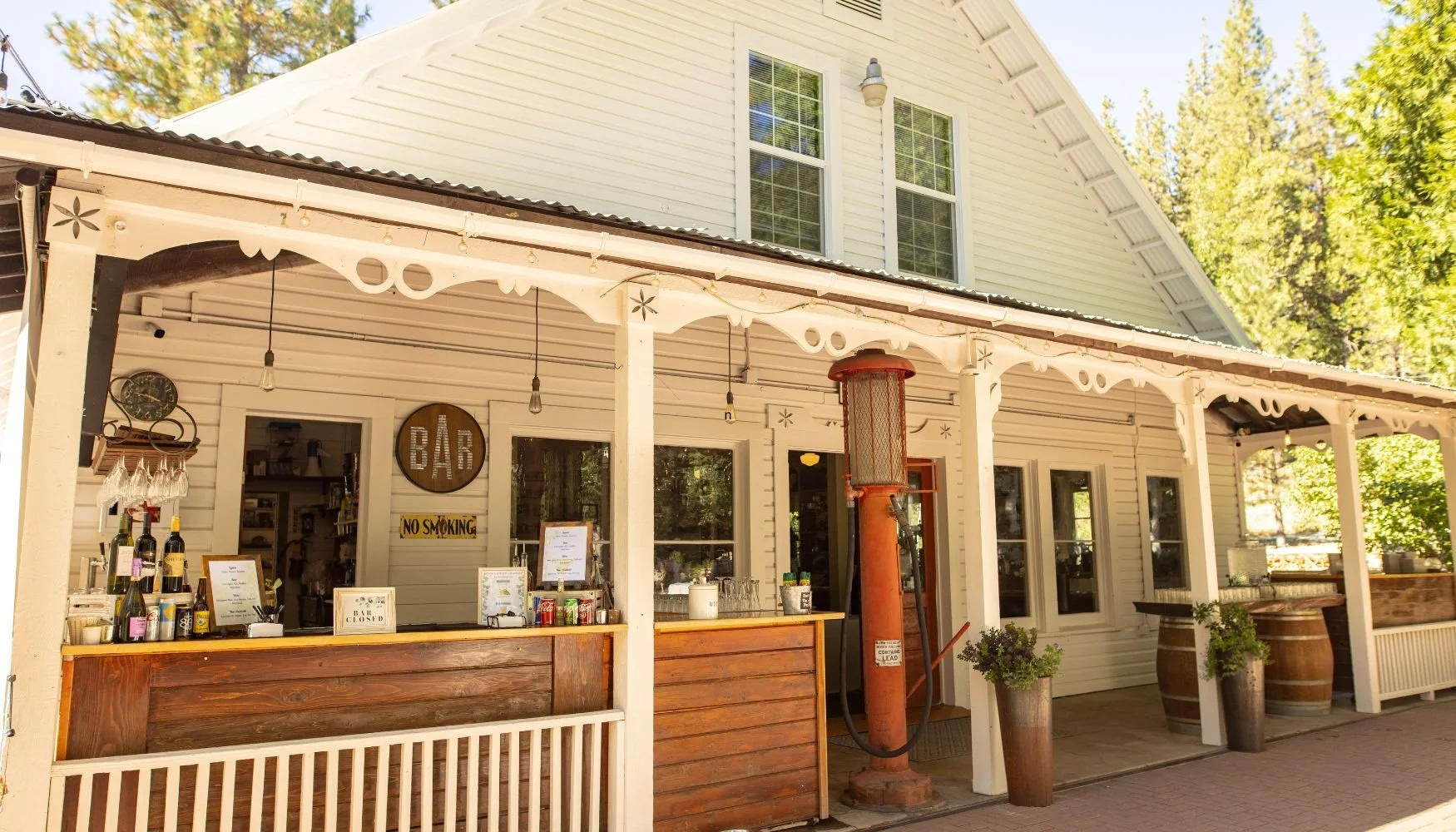 You Had Me at Hors d’Oeuvres: How To Save on Catering for a Wedding