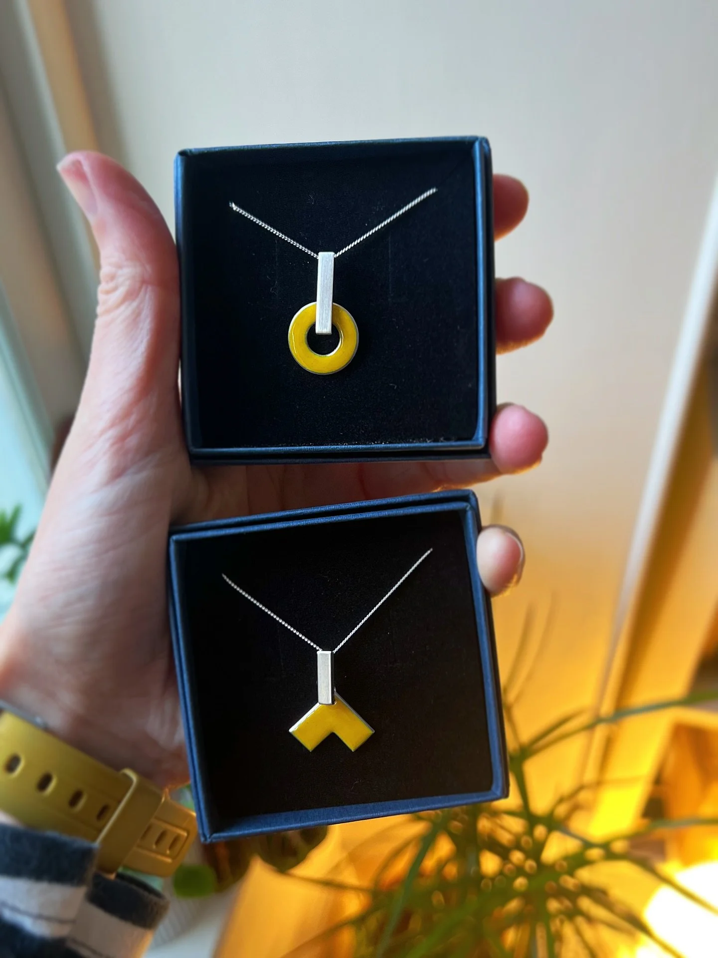 First orders of 2026 and they are both yellow! My favourite colour.

This is perfect weather for getting the kiln on 🔥

I haven&rsquo;t had the chance yet to tidy up from December but had to ignore that, I have a kids bike in here and a babybox&hell