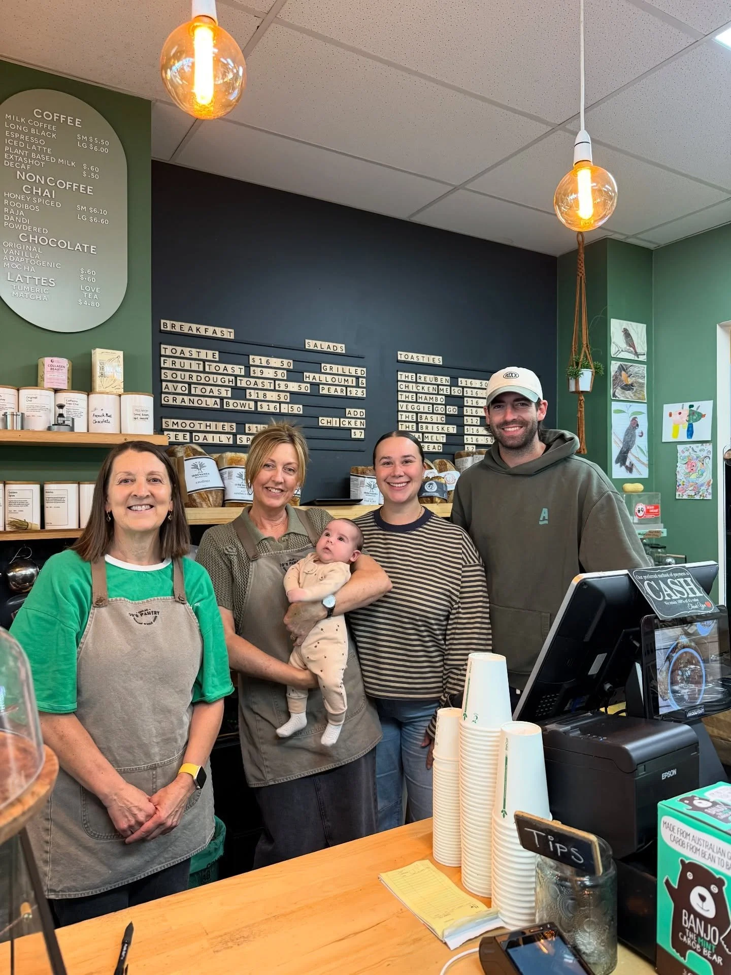 Little Miss Jo&rsquo;s Pantry popped in to brighten our hump day ☀️

At this rate, she&rsquo;ll be pulling perfect shots in no time ☕️✨

These moments are what make a family-run biz so special 💗

#supportlocal