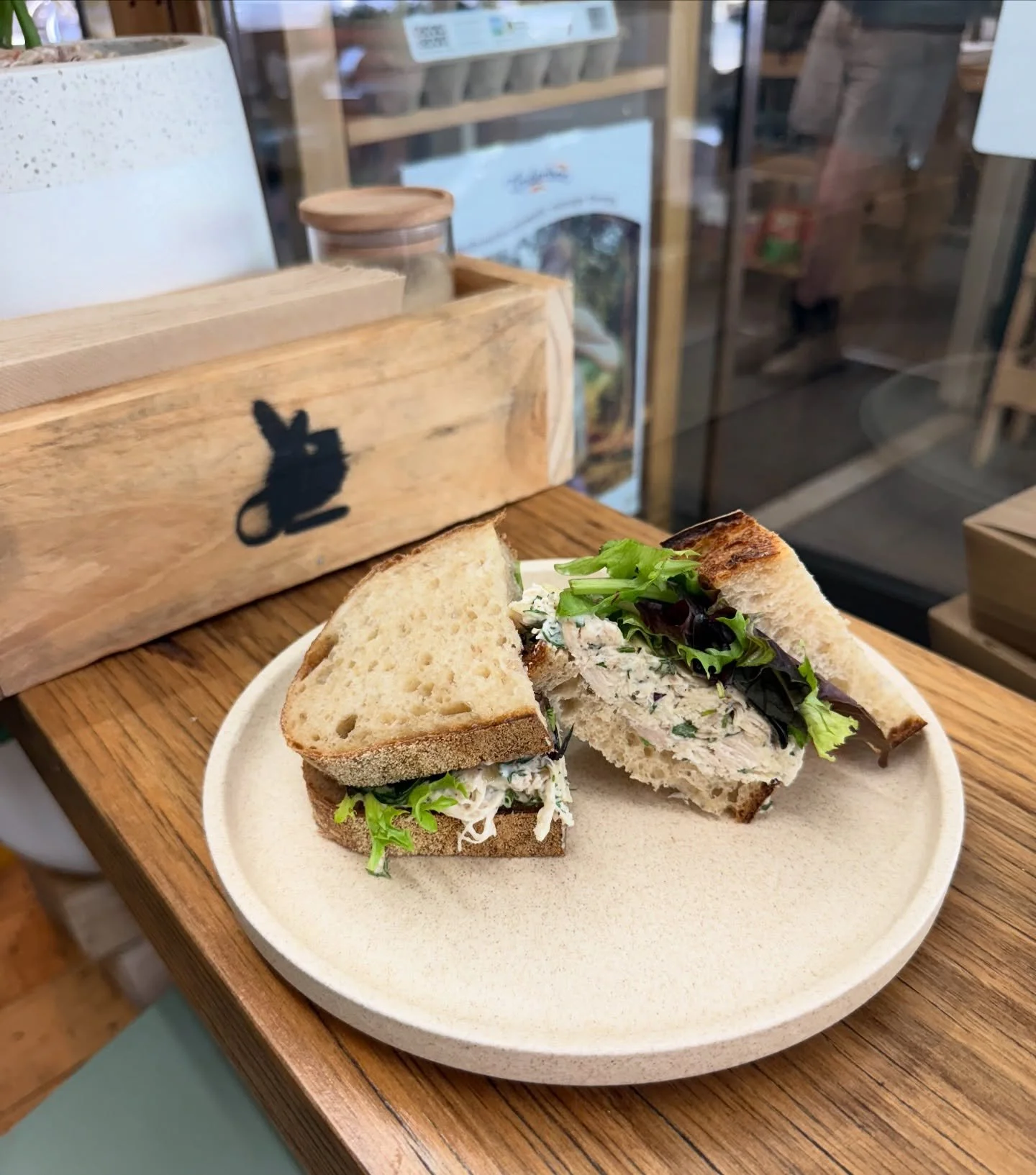 ✨ Introducing Emily&rsquo;s Fresh Chicken Sandwich ✨

Fresh, herby, crunchy perfection 💚

Chicken, mayo, dill, tarragon, almonds &amp; crisp lettuce on Zeally Bay sourdough&hellip; the ultimate lunchtime hero 🥪