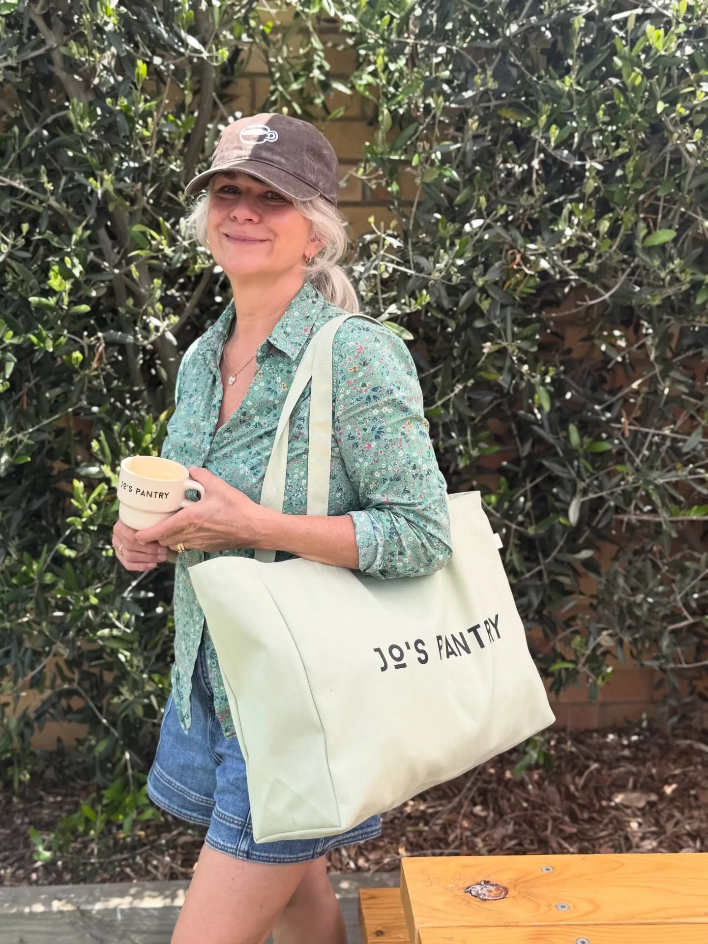 ✨ New Merch Drop! ✨

Say hello to our brand-new Jo&rsquo;s Pantry merch, created with love by the talented @hum_concept_merchstudio 🤎

Now in store:
🛍️ Market Tote
🧢 Brown Washed Cap
☕ The cutest Jo&rsquo;s Pantry Mug

Get them while they last!

T