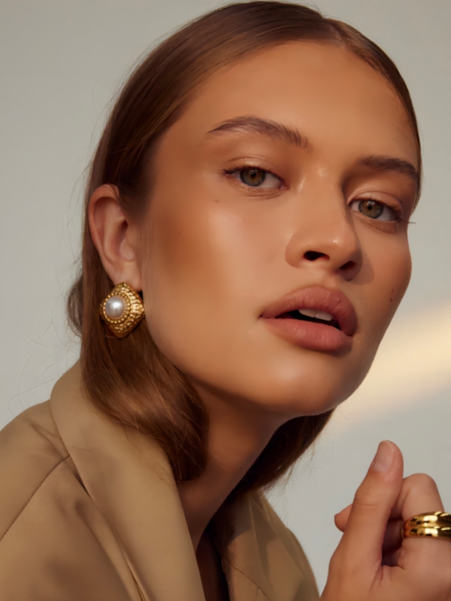 TEANIA | Molten gold Earrings
