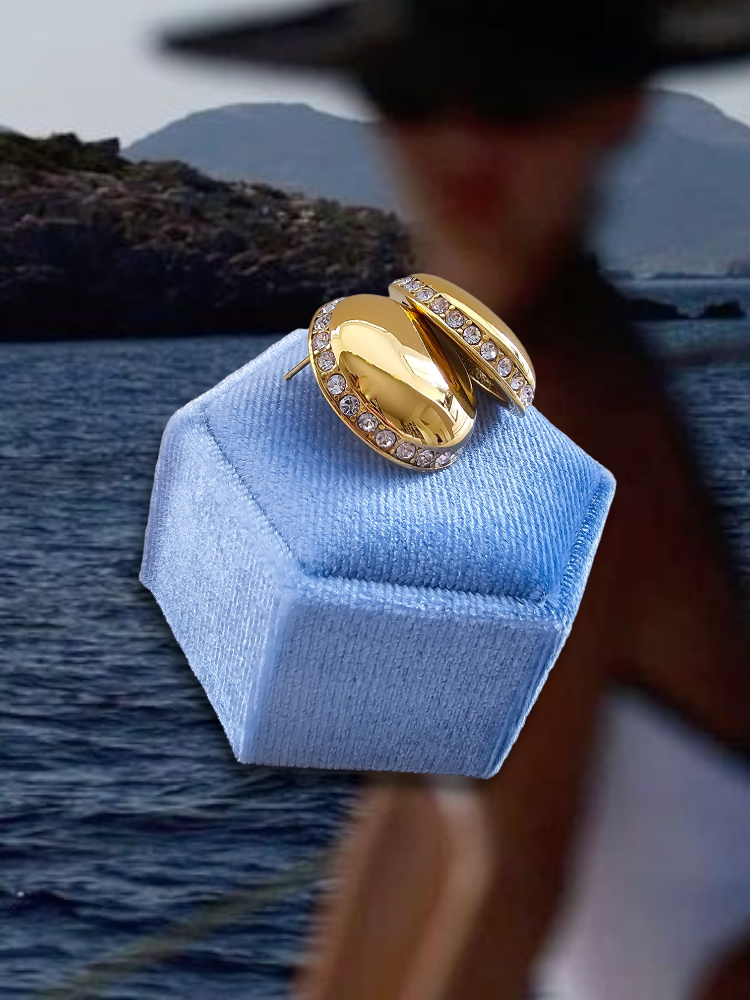 THE VINTAGE TRAVELER | Epoch Gold Earrings