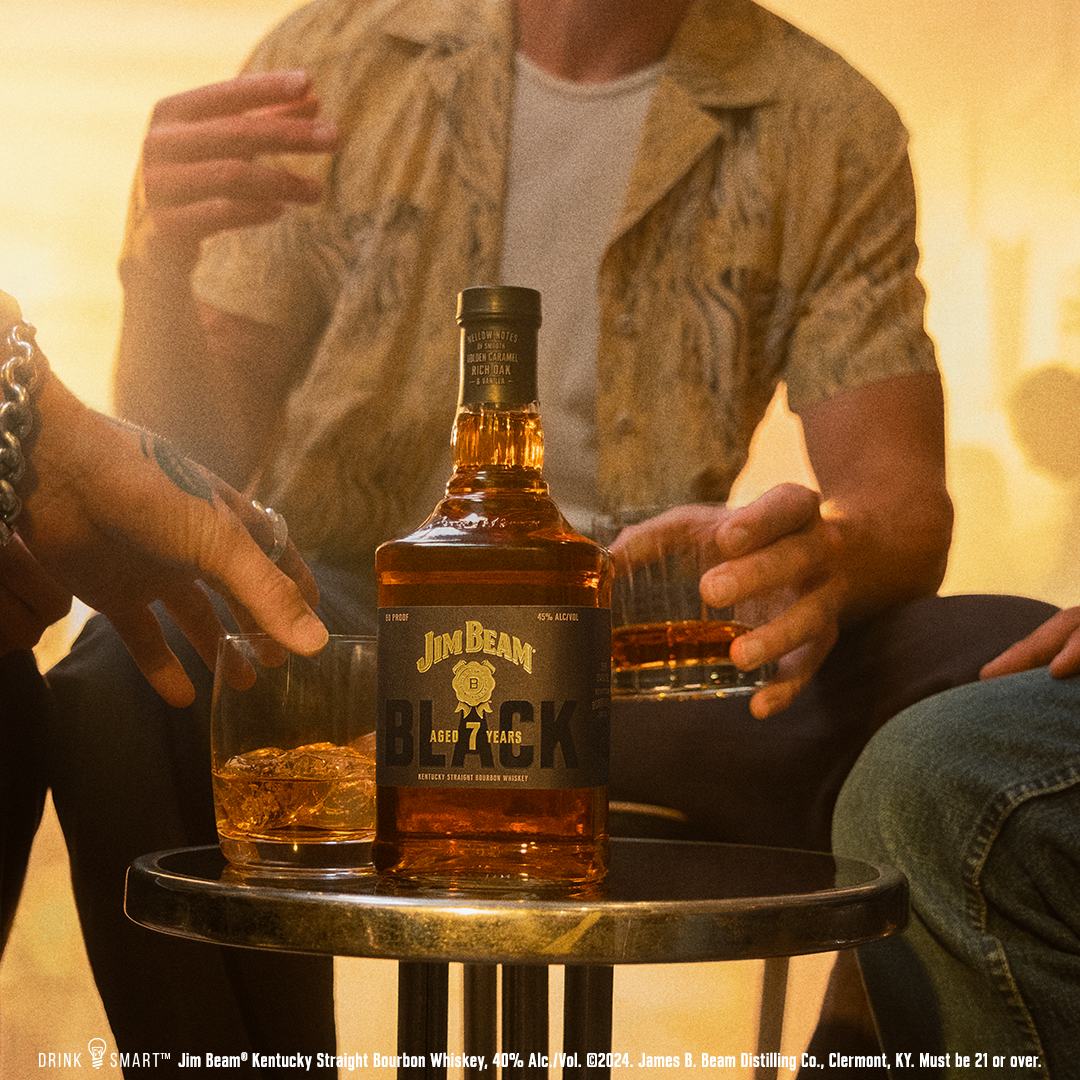 JimBeam_Black_1x1_Meta_US_2024_AWA_Lifestyle_s02.png