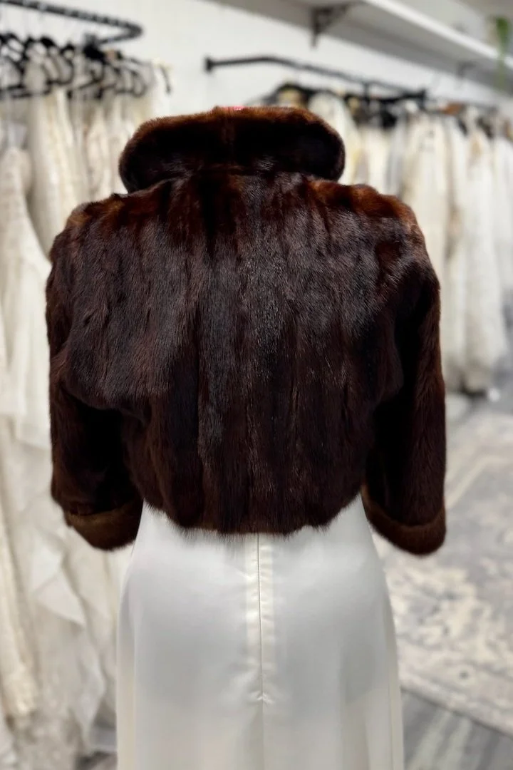 Nemo+Bridal+%26+Couture+-+Queenstown+Fur+Hire+-+Fur+30+-2.jpg