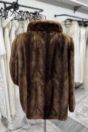 Nemo+Bridal+%26+Couture+-+Queenstown+Fur+Hire+-+Faux+13+-2.jpg