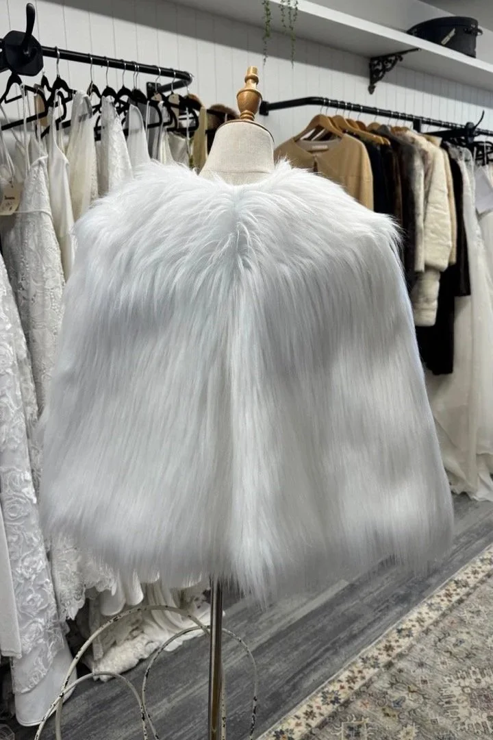 Nemo+Bridal+%26+Couture+-+Queenstown+Faux+Fur+Hire+-+Faux+5B-2+Large.jpg