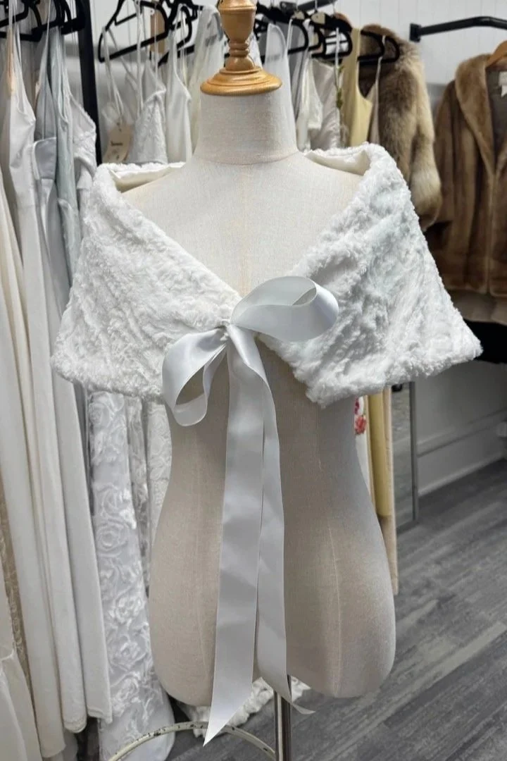Nemo+Bridal+%26+Couture+-+Queenstown+Faux+Fur+Hire+-+Faux+1D-1+Large.jpg