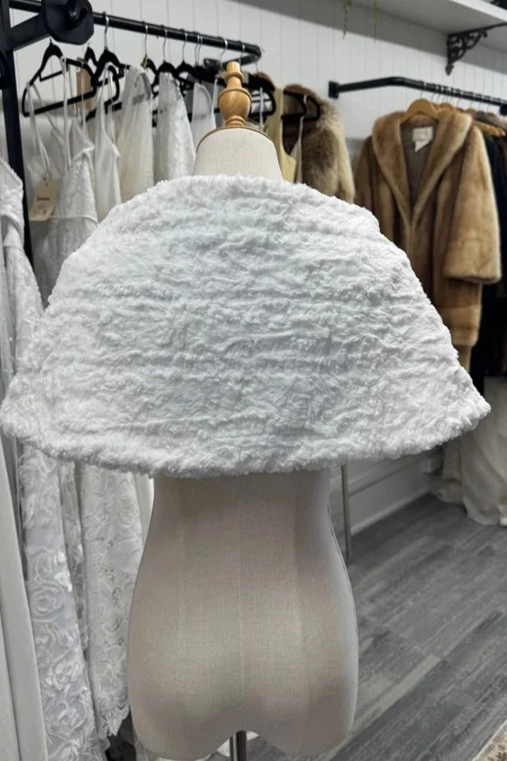 Nemo+Bridal+%26+Couture+-+Queenstown+Faux+Fur+Hire+-+Faux+1D-2+Large.jpg