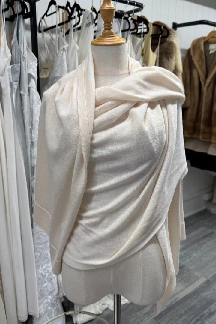 Nemo+Bridal+%26+Couture+-+Queenstown+Fur+Hire+-+Cape+66-3+Large.jpg