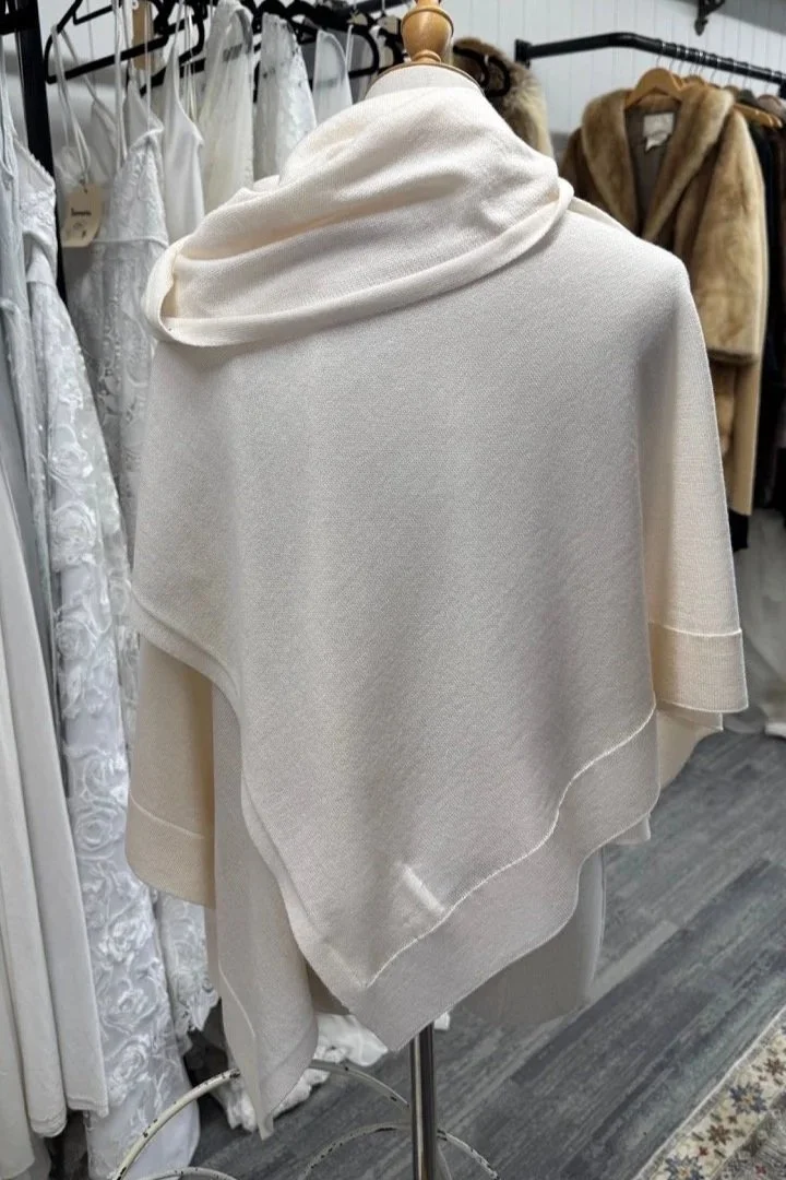 Nemo+Bridal+%26+Couture+-+Queenstown+Fur+Hire+-+Cape+66-4+Large.jpg